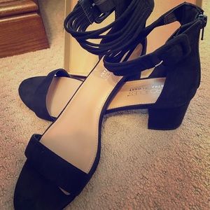 Aerosoles Martha Stewart Black Strappy Pump/Heels